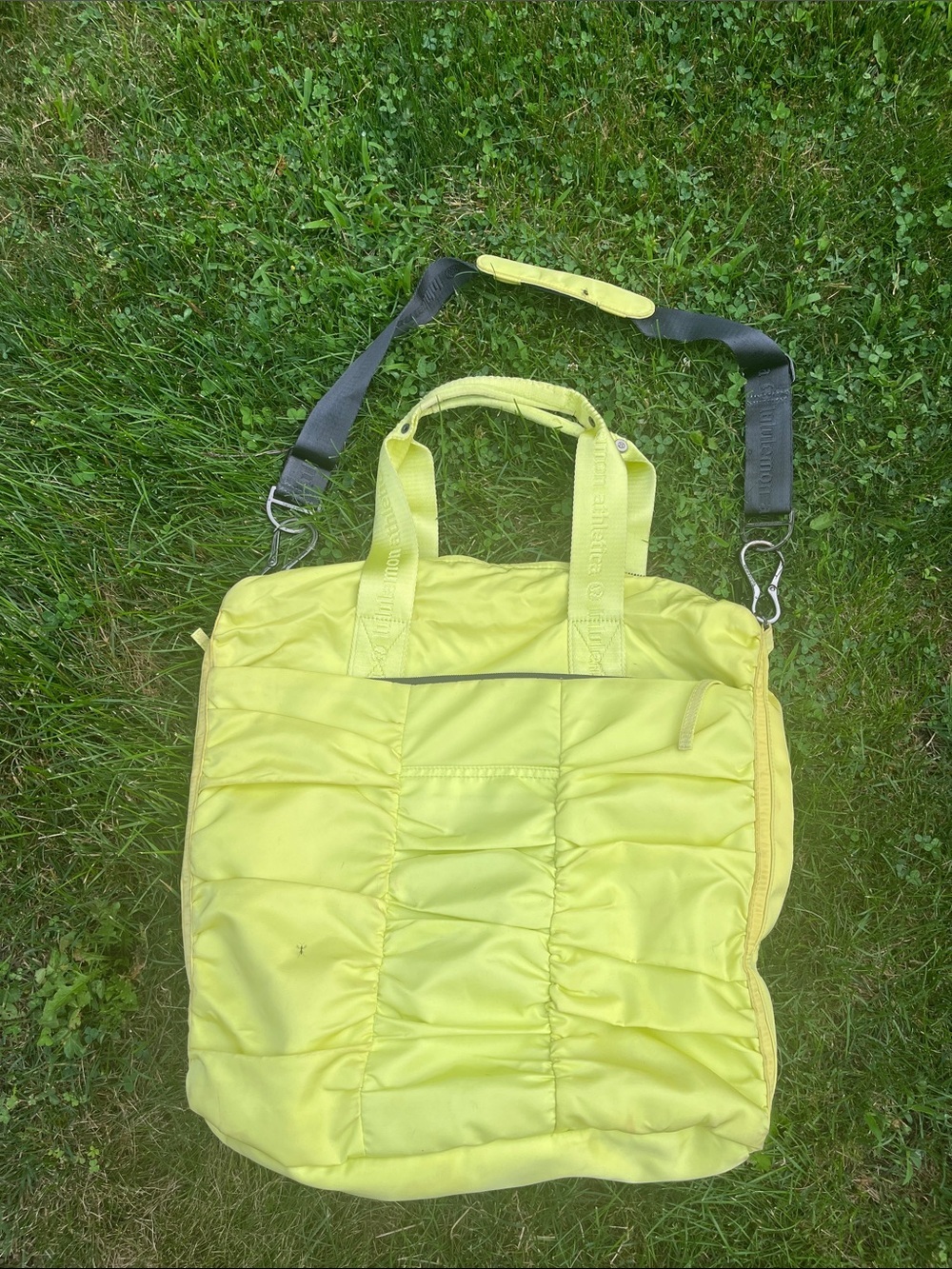 Lululemon greenQuilted Tote Bag with Black Strap